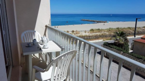 Accès direct plage pour ce T2 climatis�� dans résidence avec parking - 4SCYP21